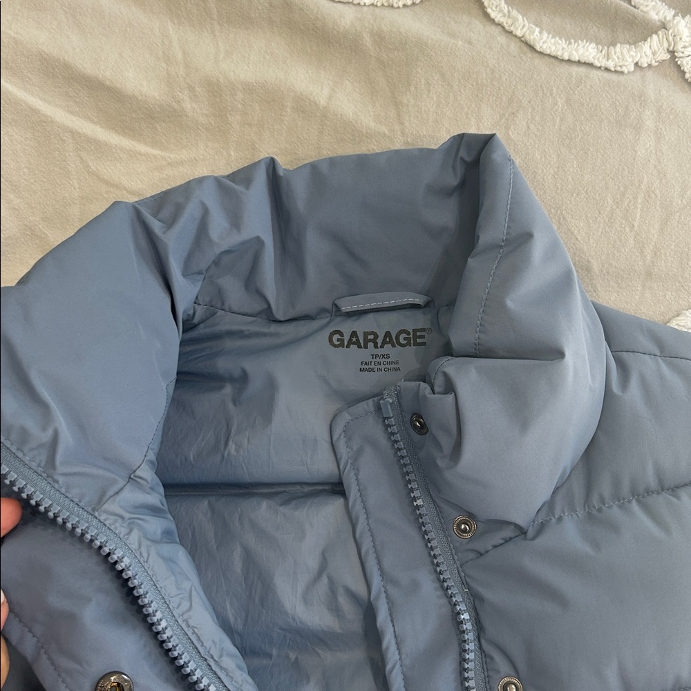 New GARAGE Cropped Blue Gray Puffer Vest XS - Picture 2 of 3